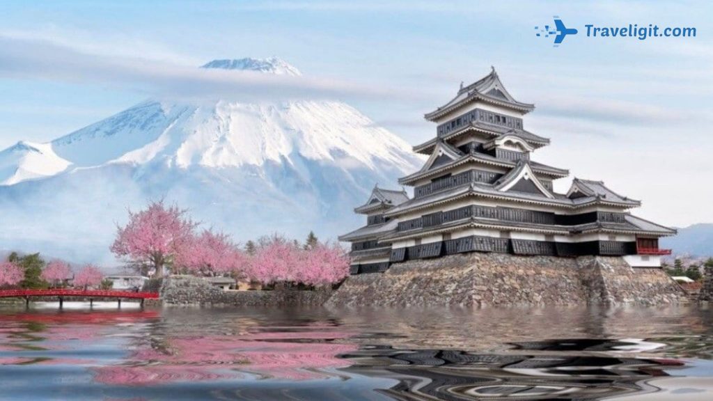 JAPANESE TOURISM SETS NEW RECORD
